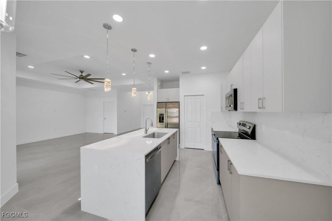 3715 Sunset Road - Photo 4 of 18