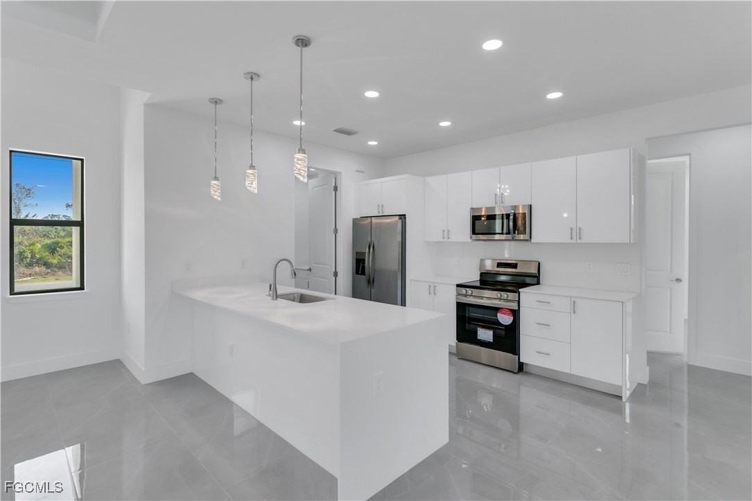 1005 State Ave - Photo 3 of 22