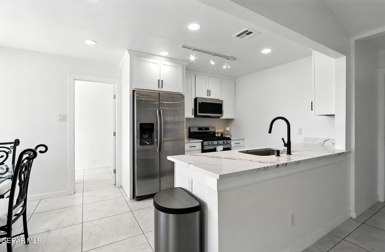 408 San Blas Dr - Photo 7 of 25