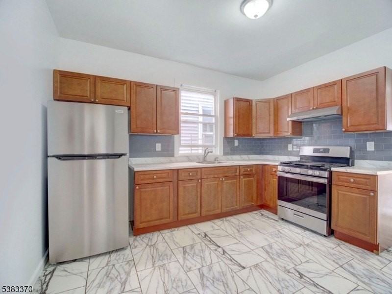 329 S 19th St - Photo 4 of 14