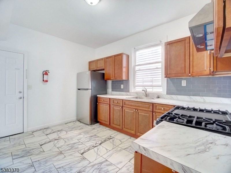 329 S 19th St - Photo 5 of 14