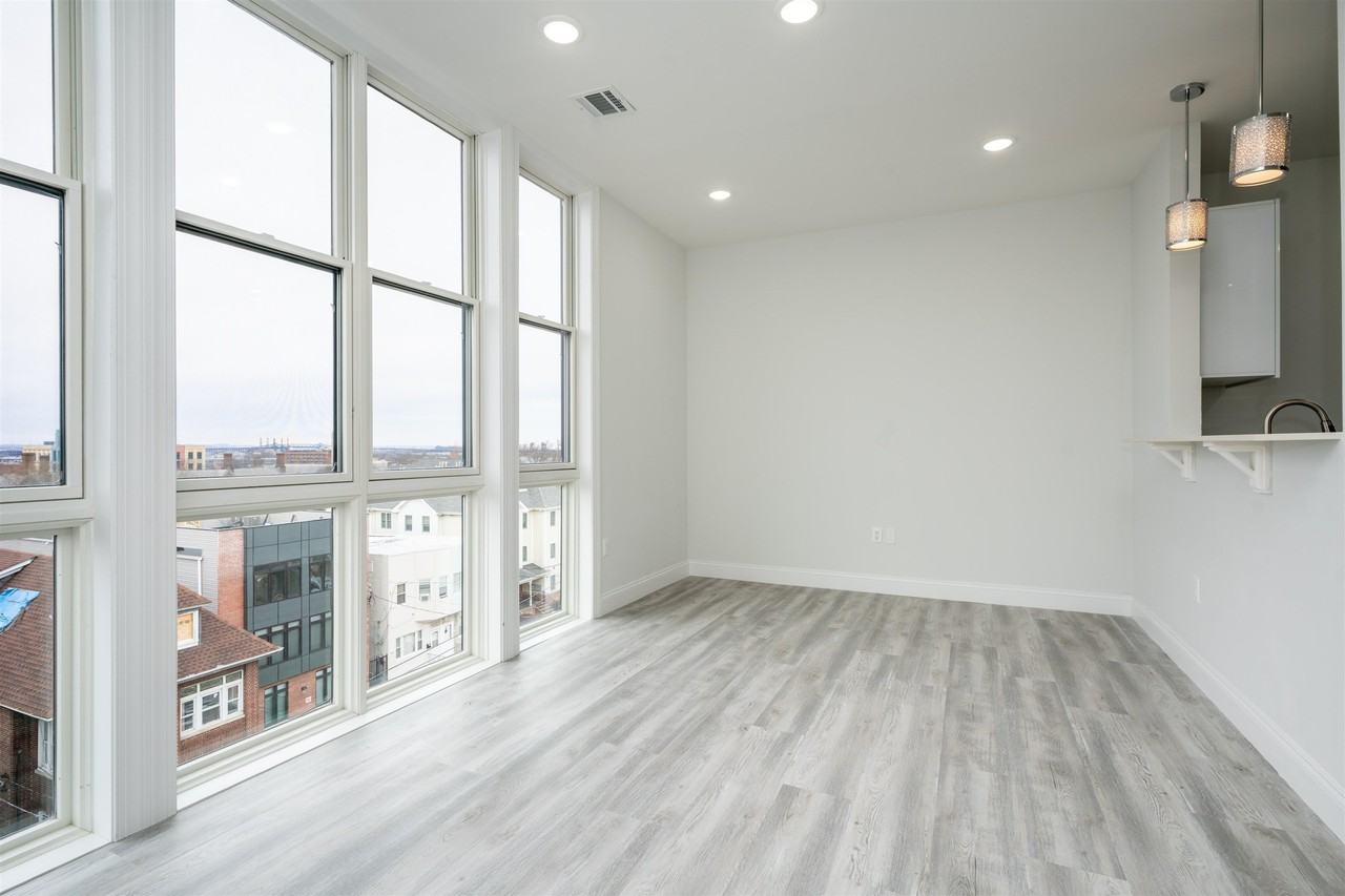 144 Bergen Avenue #3B - Photo 4 of 32