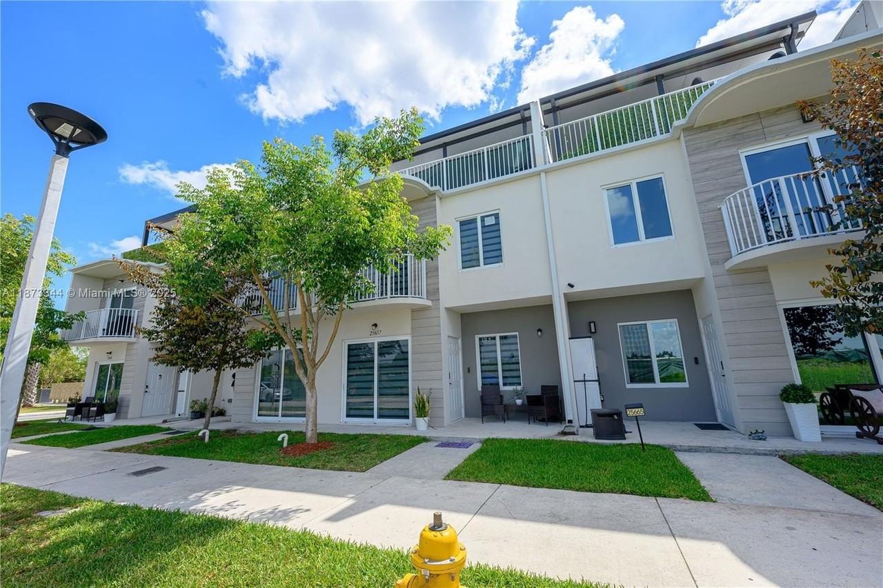 25689 Sw 144th Ave - Photo 2 of 28