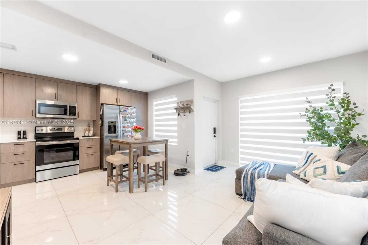 25689 Sw 144th Ave - Photo 7 of 28