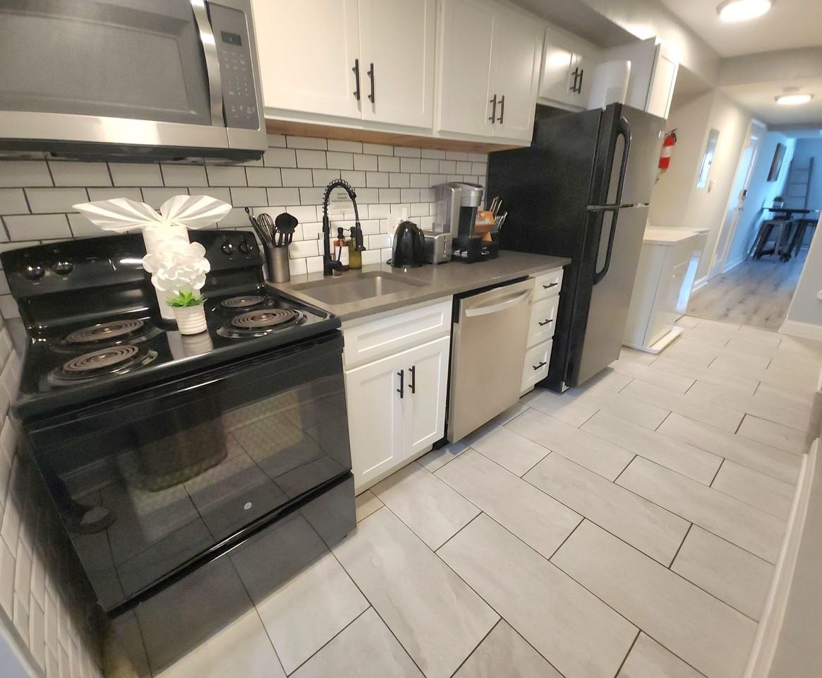 B St Se - Photo 5 of 10