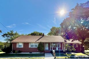 452 Cranbury Rd - Photo 1 of 1