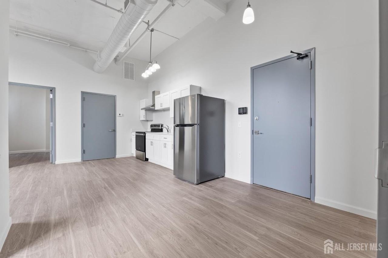 226 New Brunswick Ave #206 - Photo 5 of 16