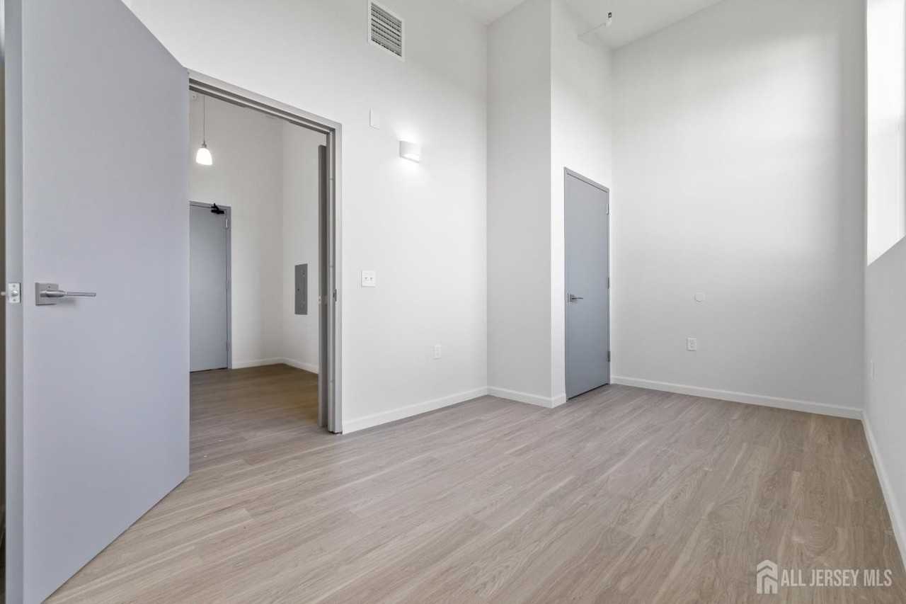 226 New Brunswick Ave #206 - Photo 7 of 16