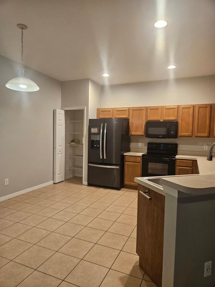 3476 Gerber Daisy Ln - Photo 4 of 22