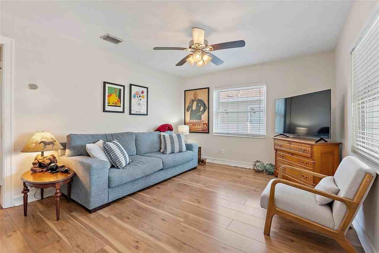 918 27th St N - Photo 5 of 24