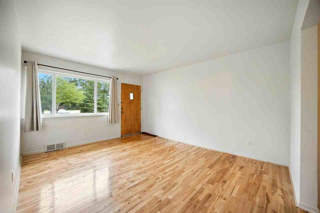 38351 Dequindre Rd - Photo 6 of 25