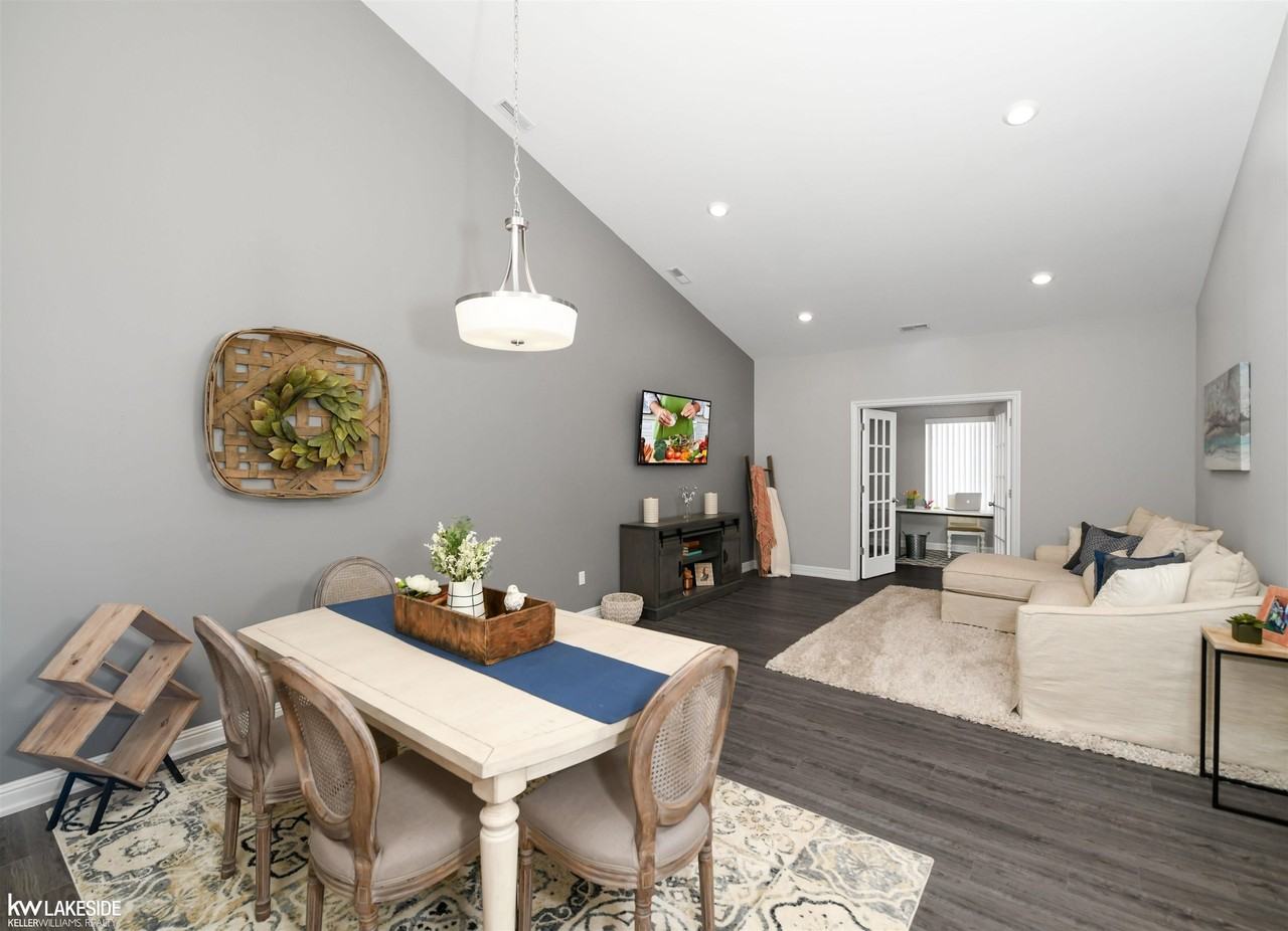 45626 Stadler St - Photo 2 of 32