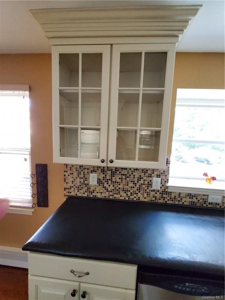 972 Sierra Vista Ln - Photo 6 of 16