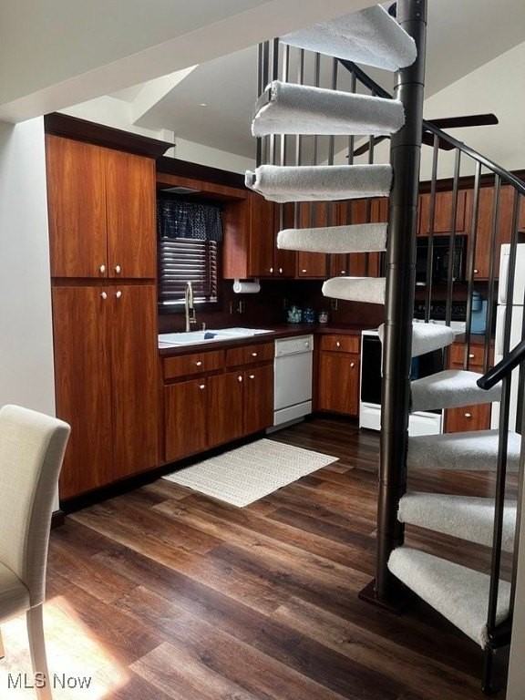 33 Billow Beach - Photo 4 of 13