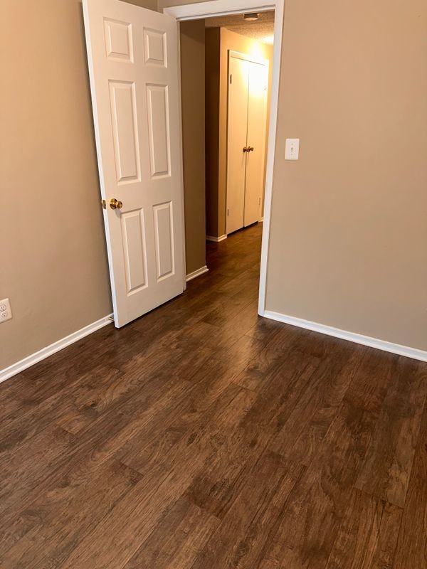 1814 Village Green Dr - Photo 3 of 3