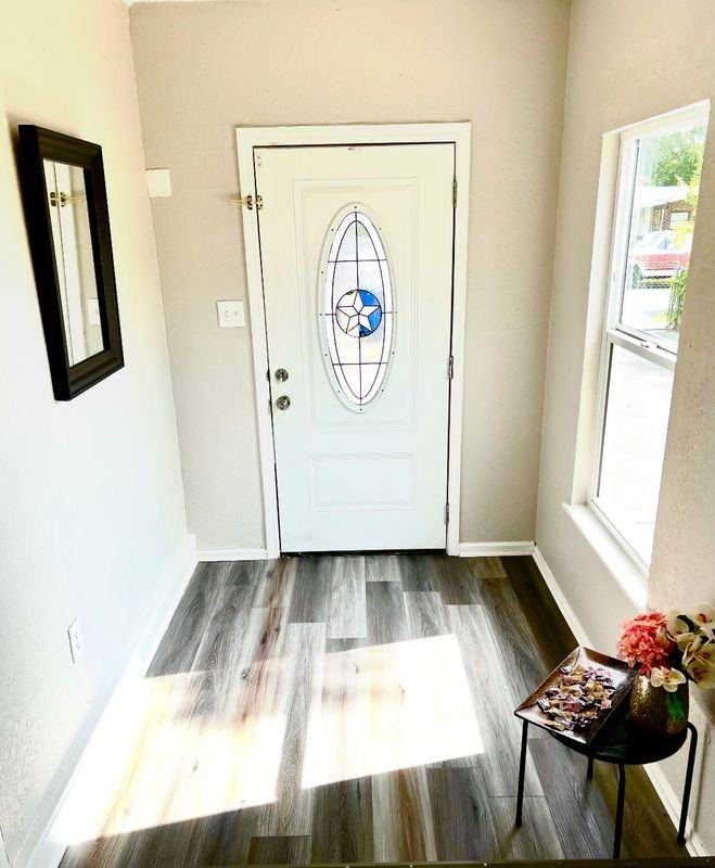 667 Ellor Dr - Photo 2 of 13