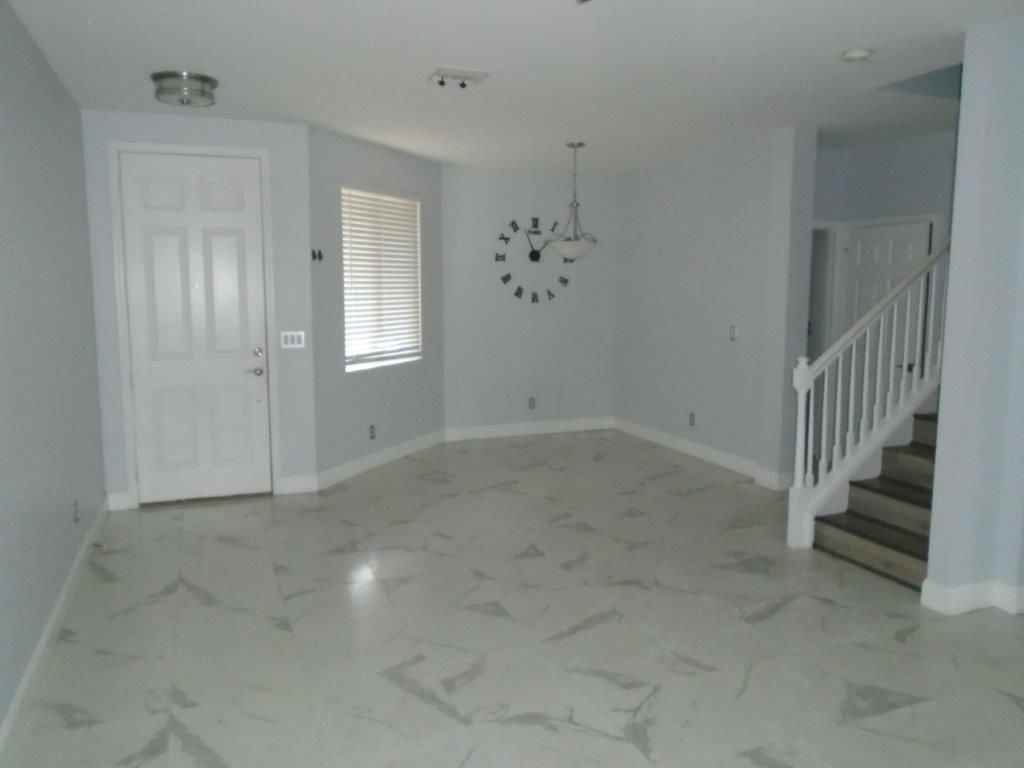 2447 Laurentina Ln - Photo 2 of 4