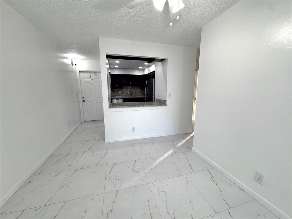 10687 Royal Palm Blvd - Photo 7 of 19