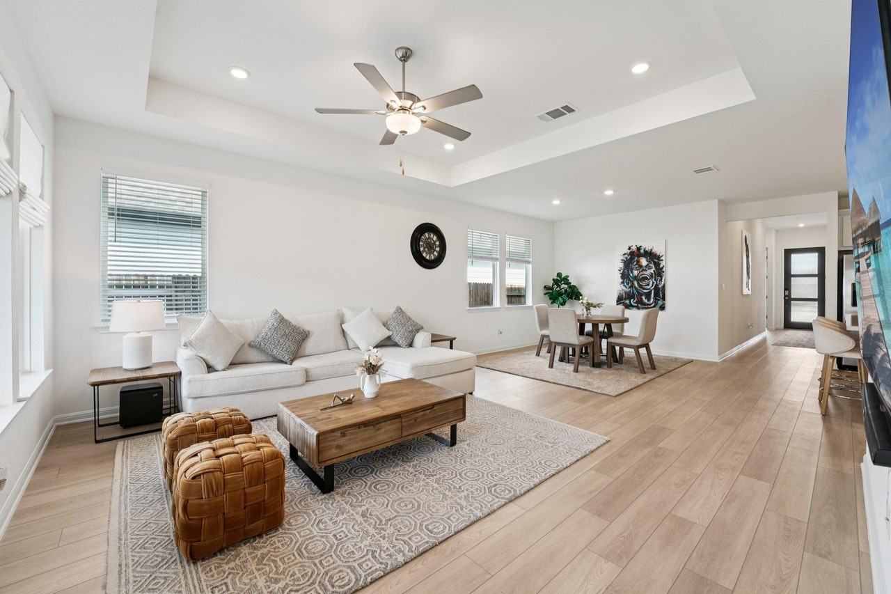 6411 Dragride Rd - Photo 7 of 32