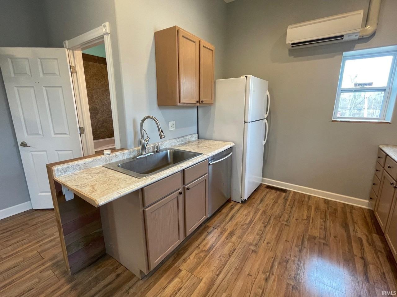 1202 W Main St - Photo 6 of 9