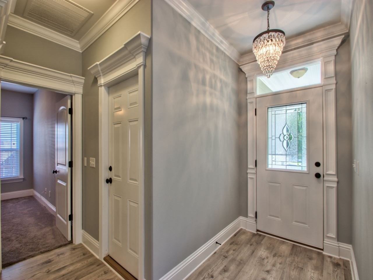 114 Carousel Cir - Photo 2 of 35