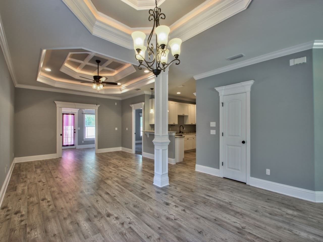 114 Carousel Cir - Photo 4 of 35