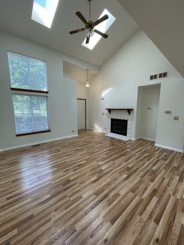 4440 Larkspur Ln - Photo 3 of 20