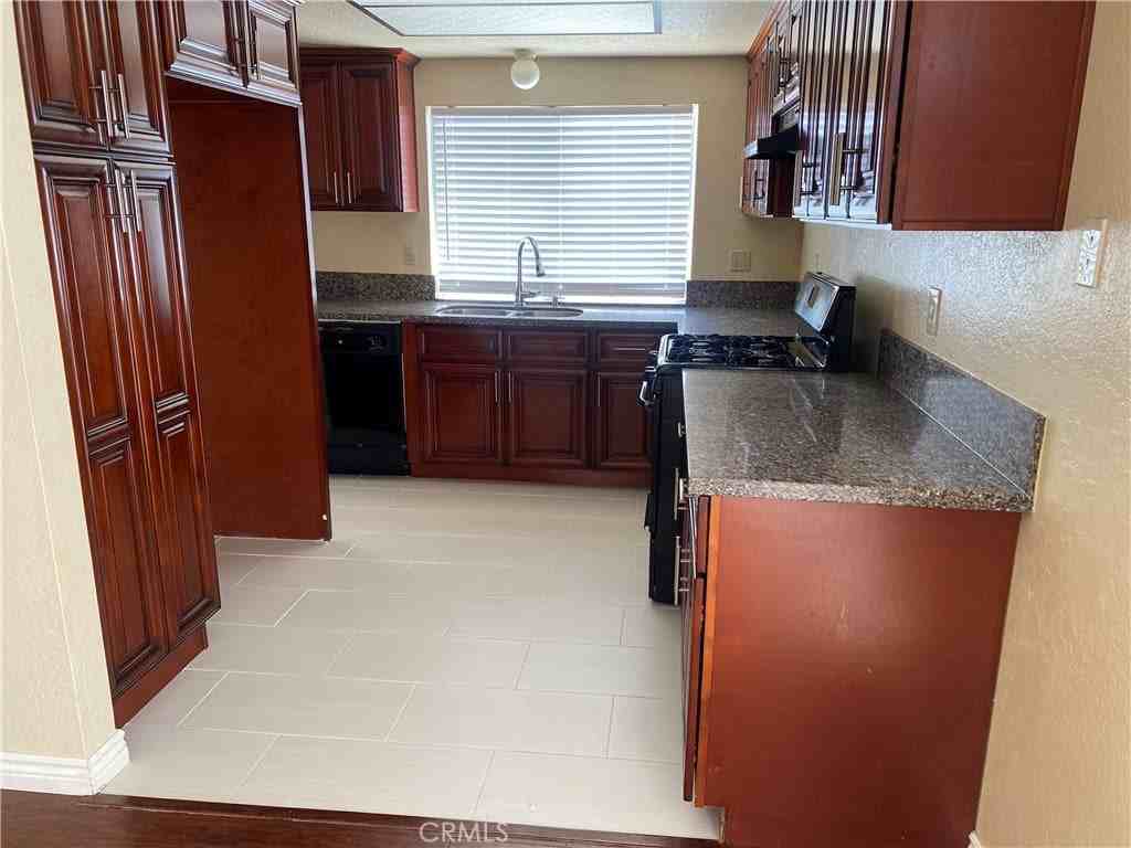 710 Sandy Court - Photo 7 of 16