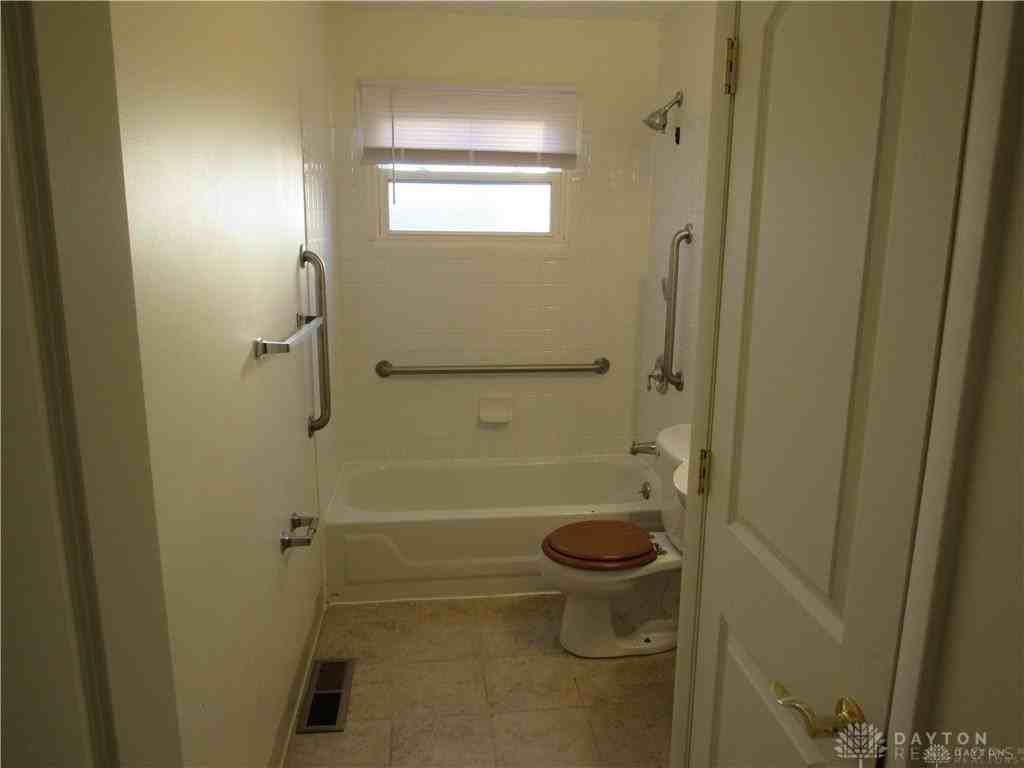 4976 Marburn Ave - Photo 3 of 7