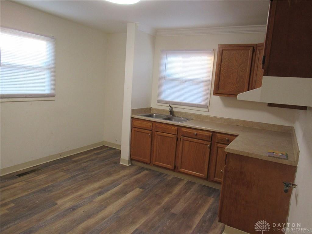 4976 Marburn Ave - Photo 4 of 7