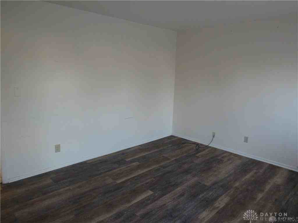 4976 Marburn Ave - Photo 5 of 7