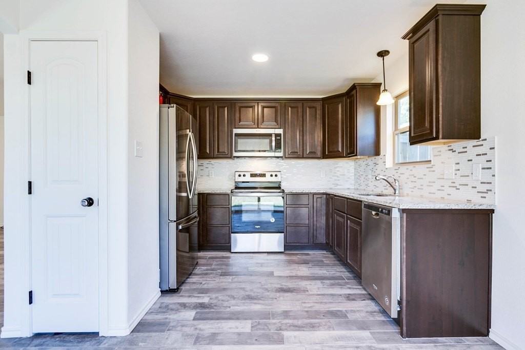 6 Goodfellow Ave - Photo 5 of 28