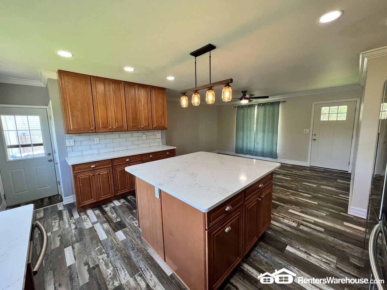 1041 Piedras Pkwy - Photo 4 of 35