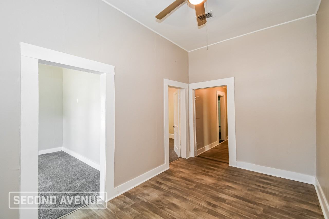 1740 W 10th St - Photo 6 of 26