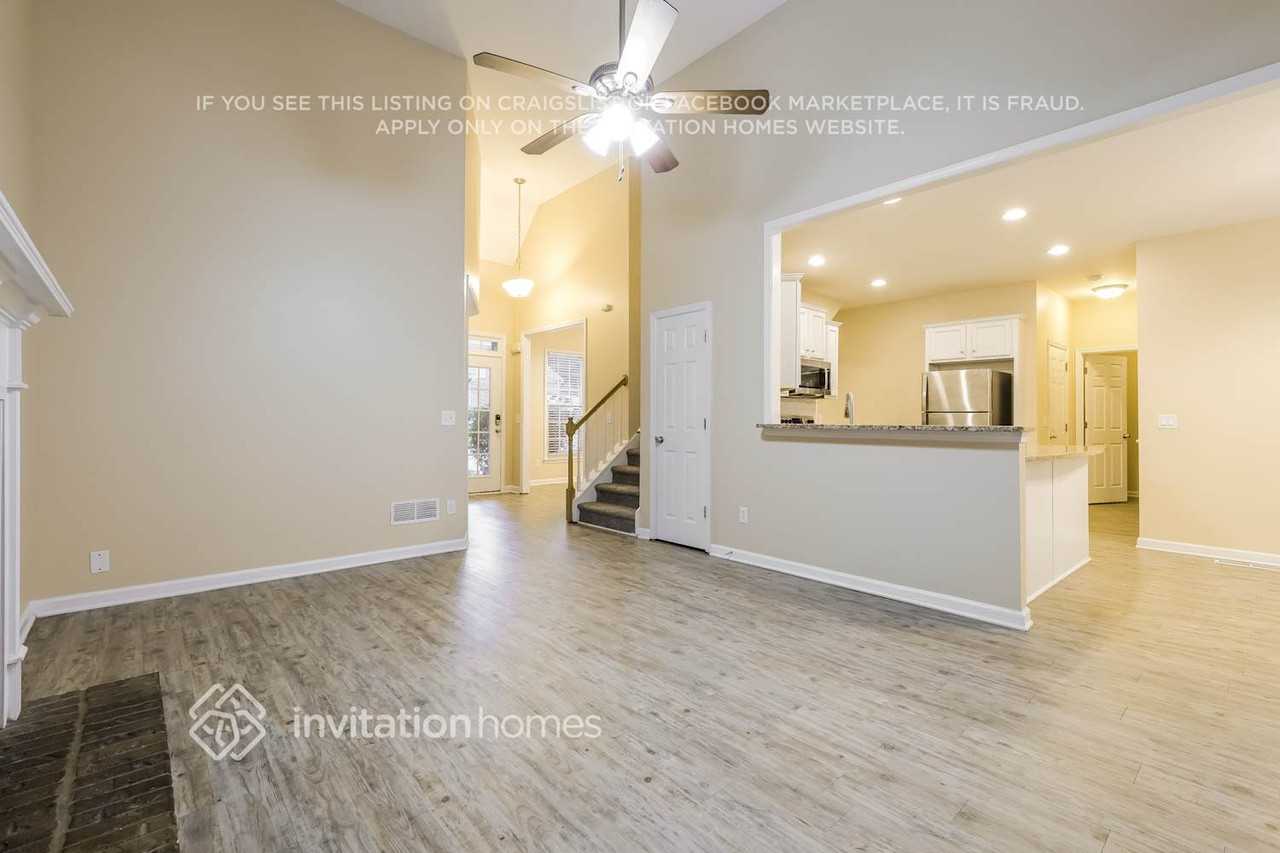 347 Laurel Glen Xing - Photo 5 of 19