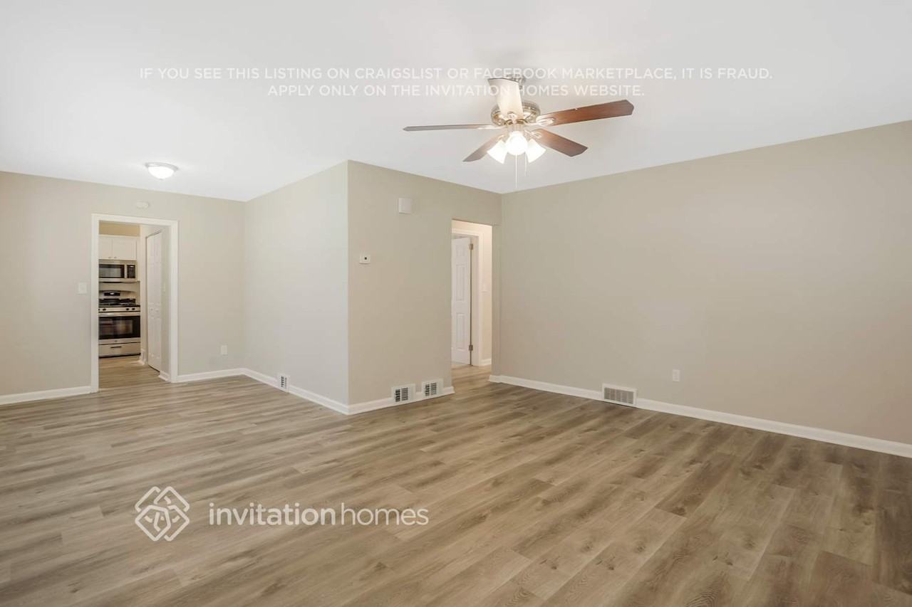 3389 Lark Lane - Photo 5 of 20