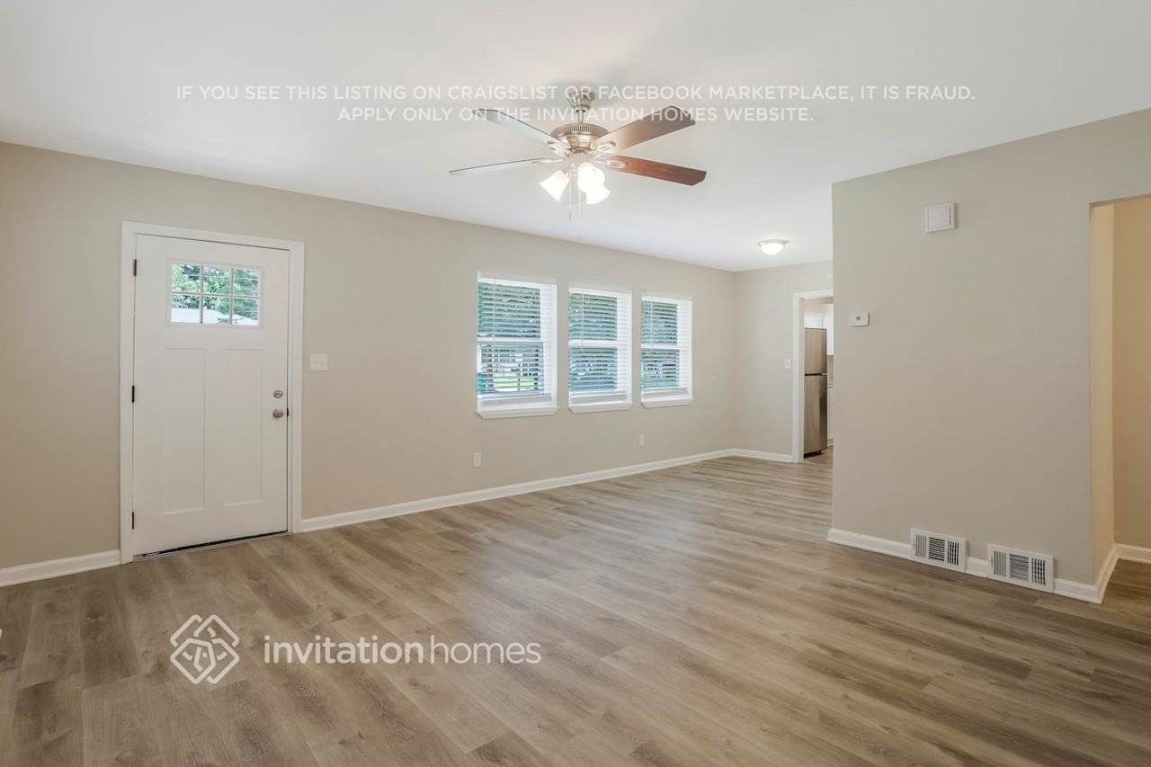 3389 Lark Lane - Photo 4 of 20