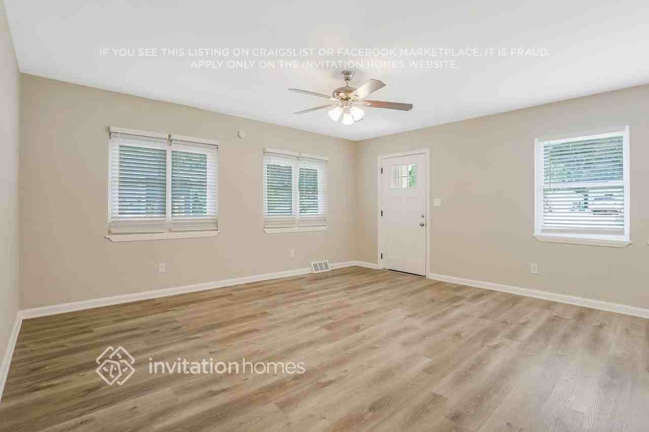 3389 Lark Lane - Photo 2 of 20