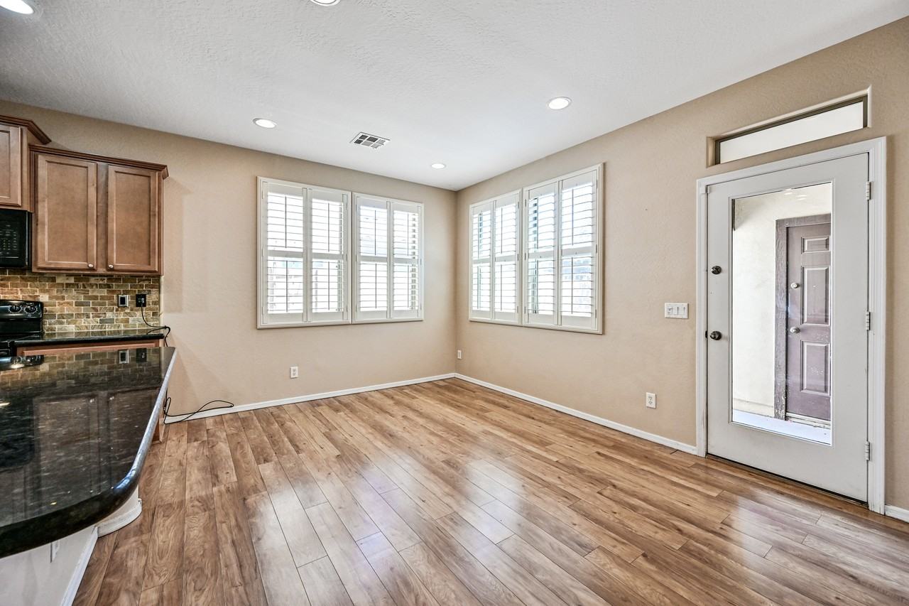 21051 West Court Street - Photo 6 of 26