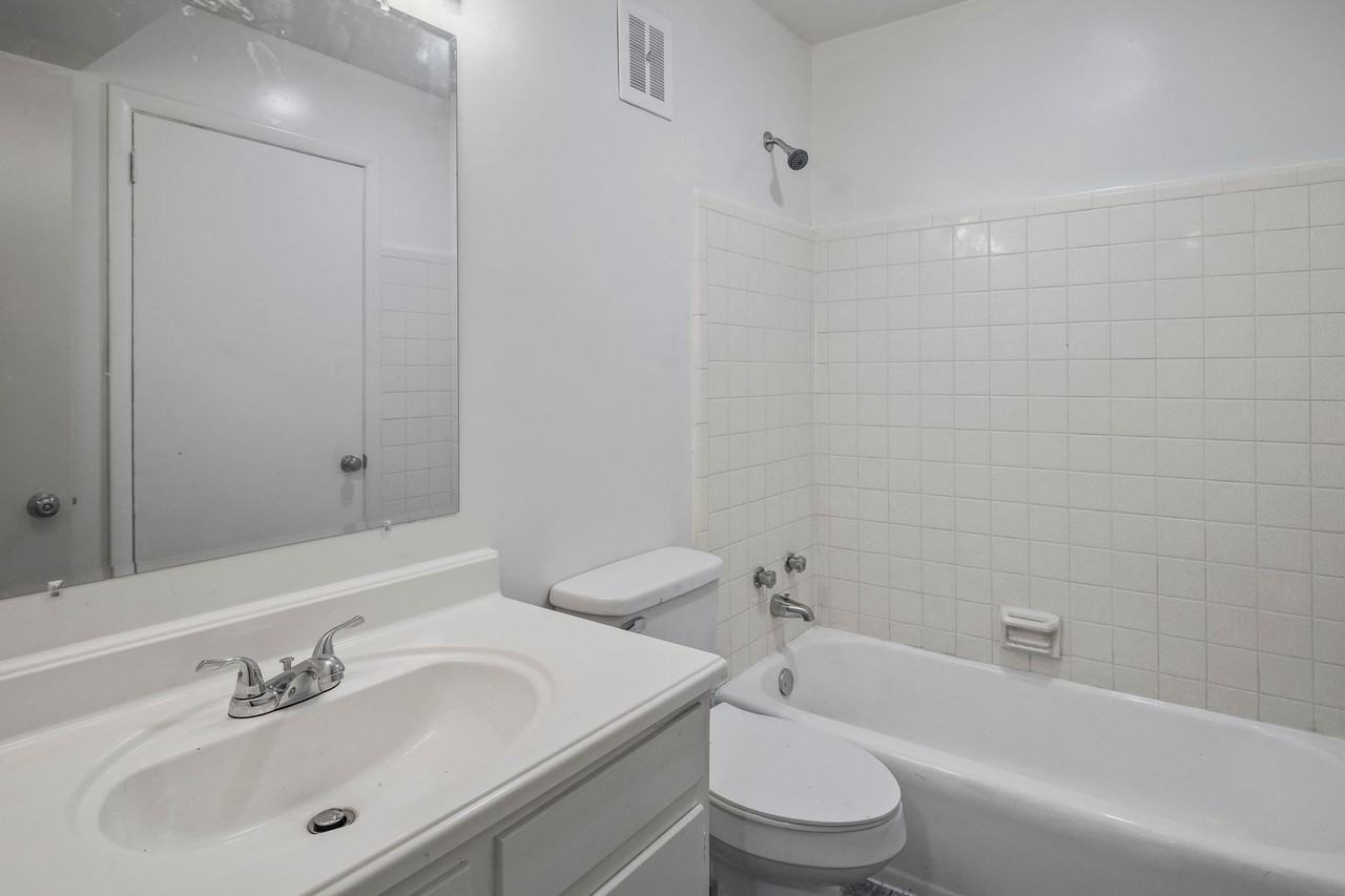 The Landings at Red Rock - Photo 5 of 37