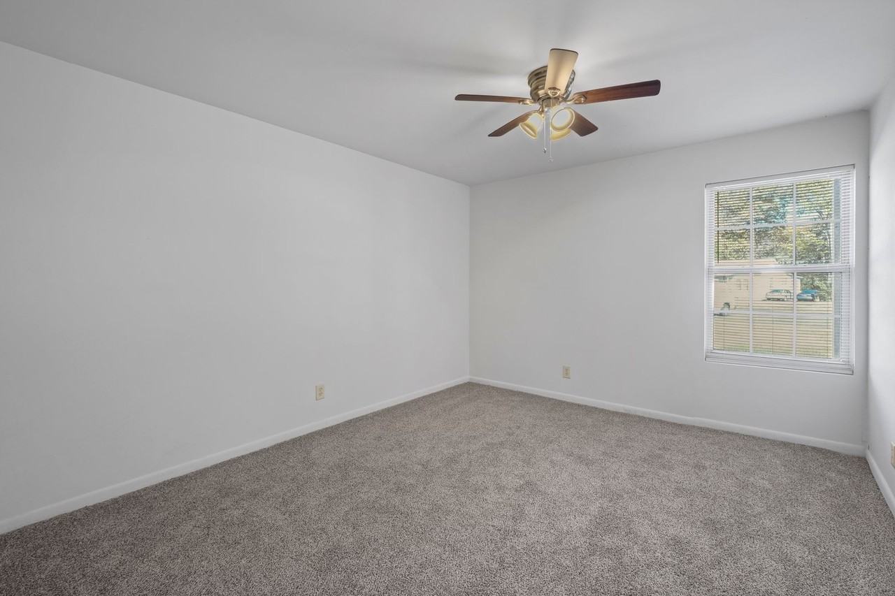 The Landings at Red Rock - Photo 4 of 37