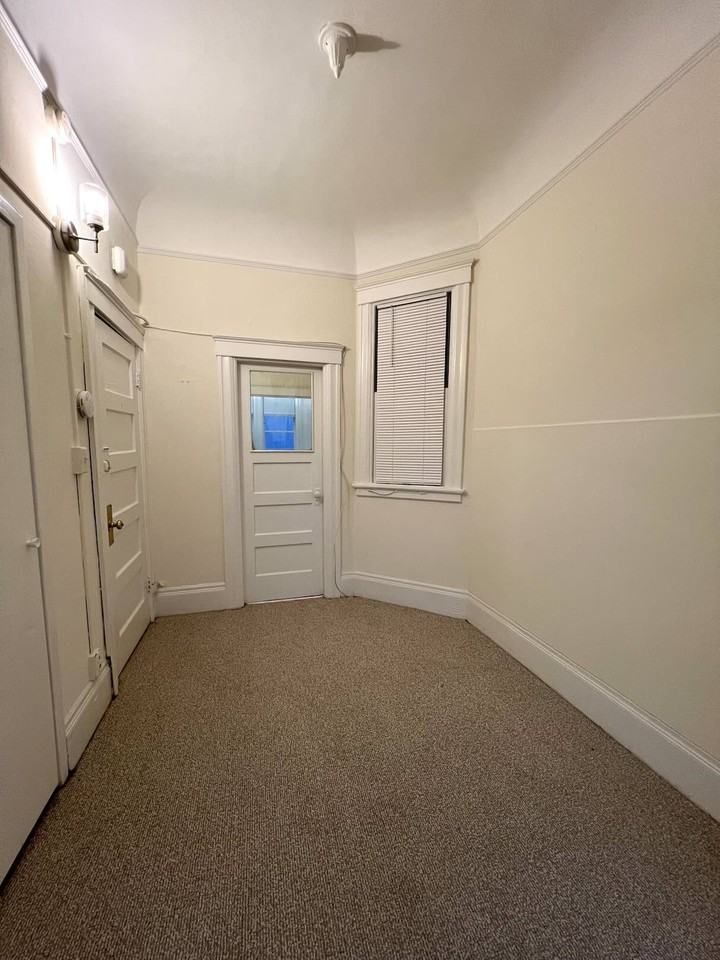 513 Bush Street #26 - Photo 3 of 11