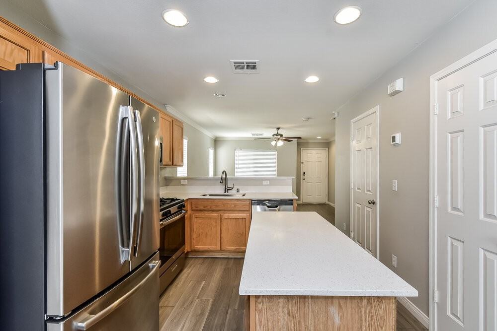 9526 Grandview Spring Avenue - Photo 7 of 17