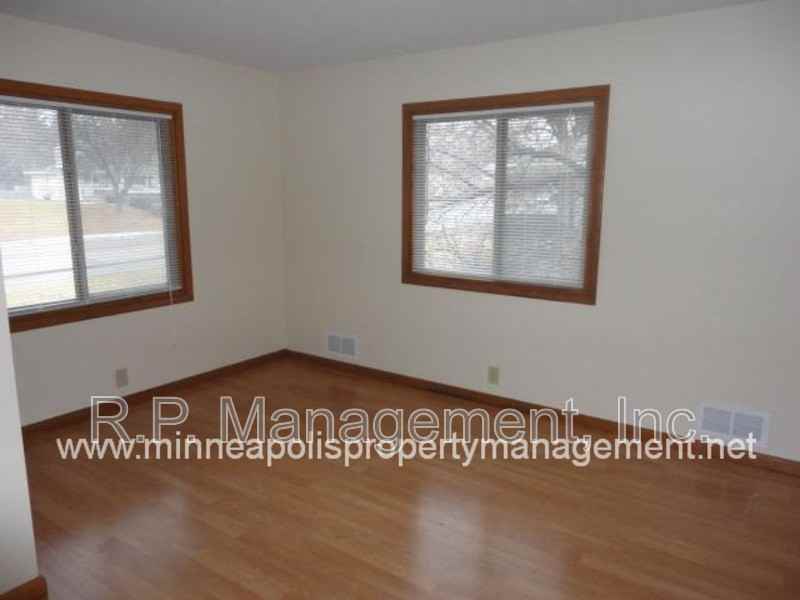 4200 Valley View Rd #C - Photo 3 of 7