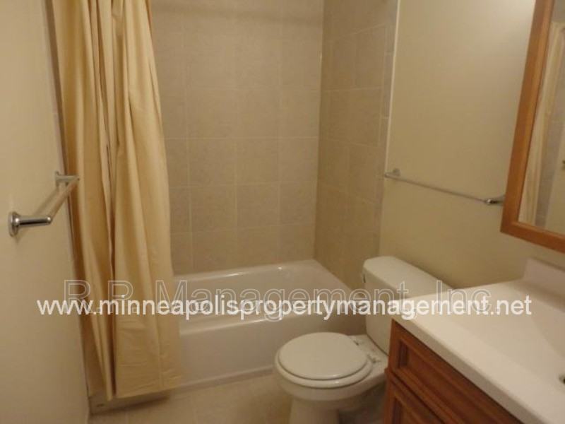 4200 Valley View Rd #C - Photo 6 of 7
