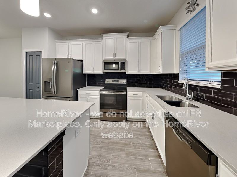 1231 Sandwedge St - Photo 2 of 26