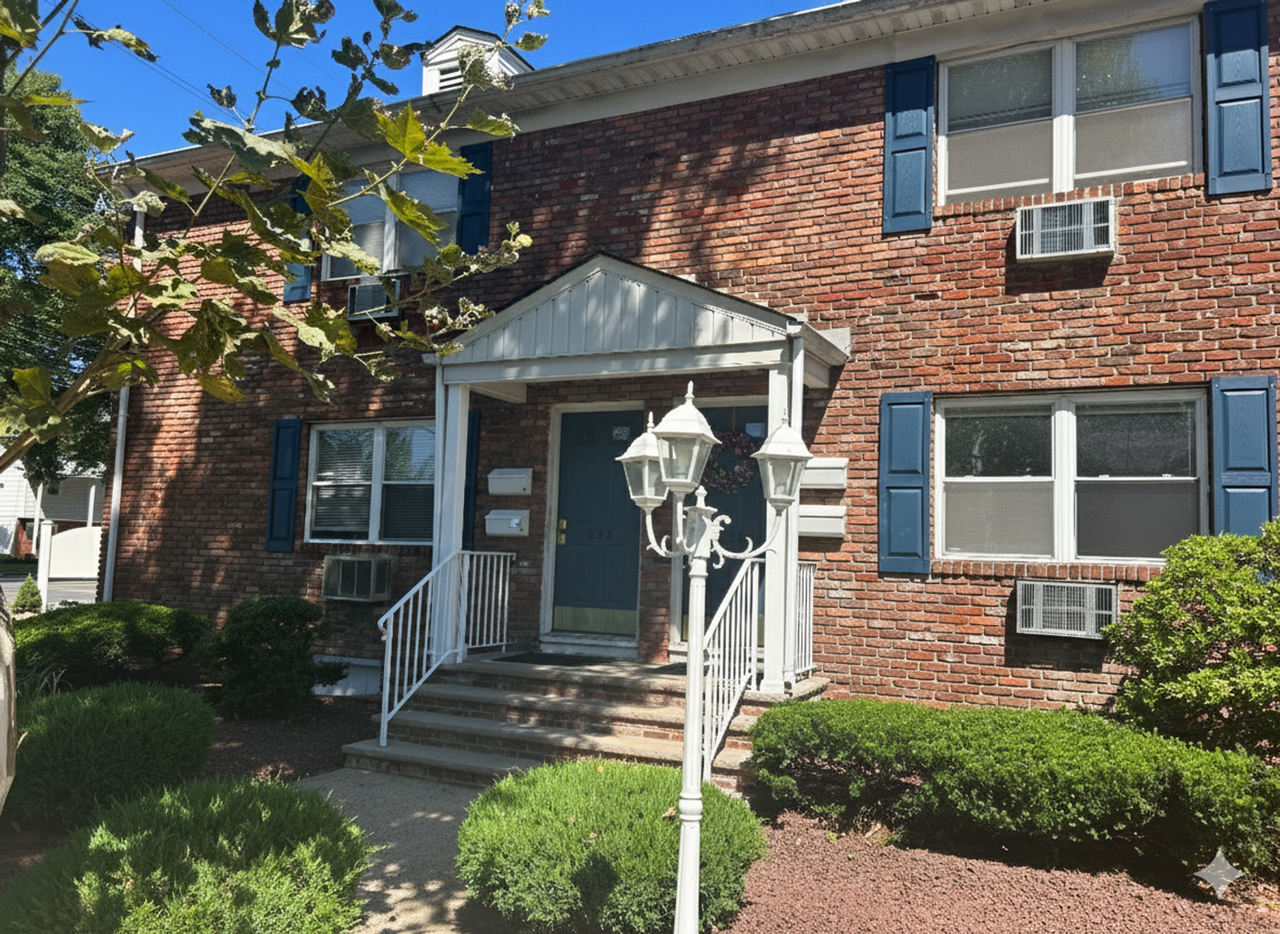 St. Georges Apartments - Photo 2 of 7