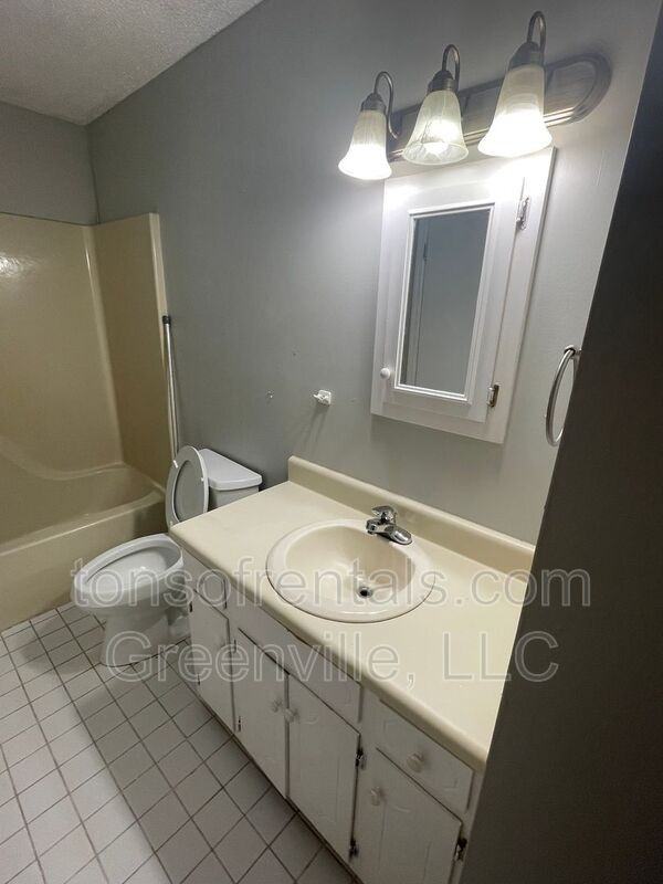 100 Pinebrook Rd - Photo 6 of 14