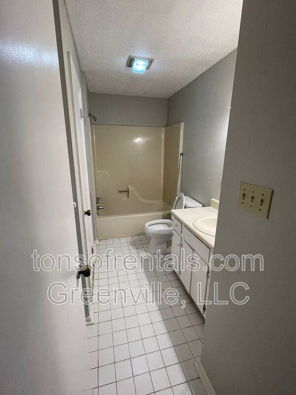100 Pinebrook Rd - Photo 7 of 14