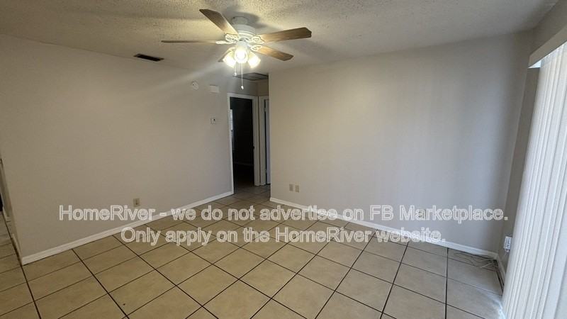 3201 Bloomingdale Villas Ct - Photo 3 of 17